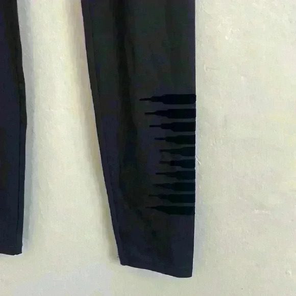 Savage x Fenty Forever Savage logo leggings in black - Picture 5 of 7